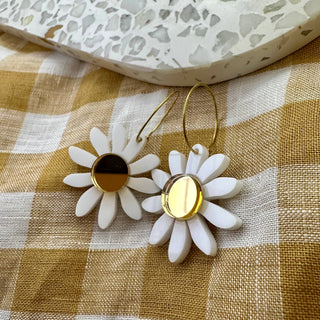 DAISY HOOPS | WHITE