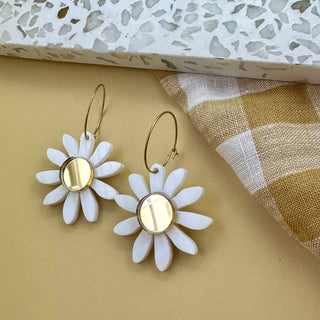 DAISY HOOPS | WHITE